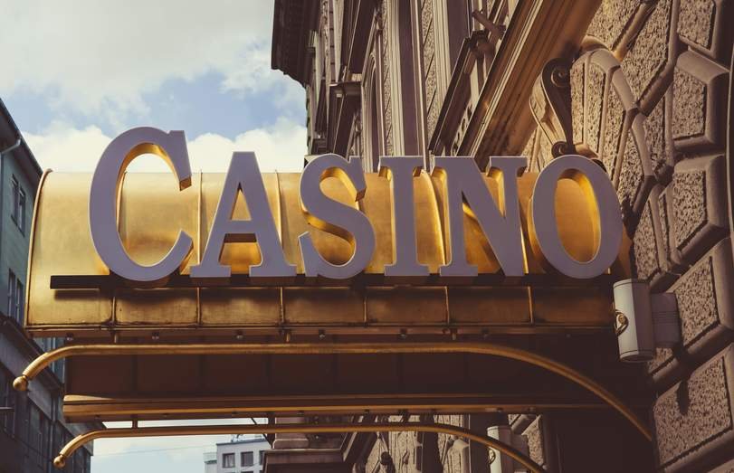Hva er grunnen til at online casinoer krever konto-verifikasjon